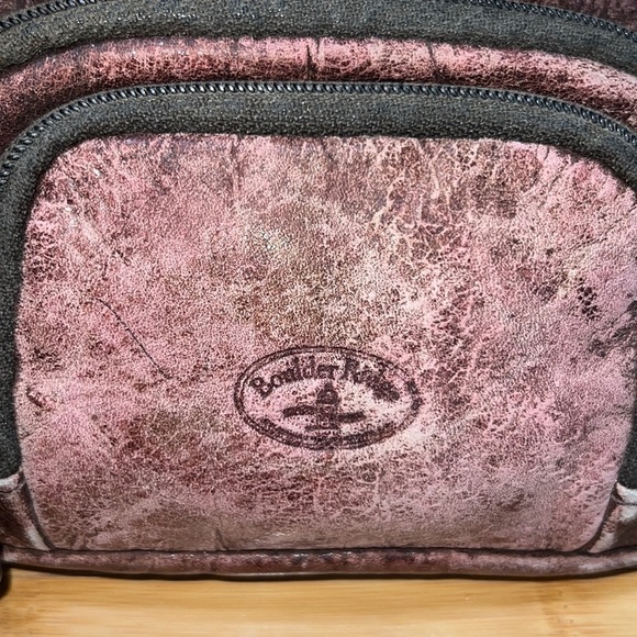 THE 80s just called and they want their MEN’s LEATHER FANNY PACK back 🤩 - Picture 3 of 4